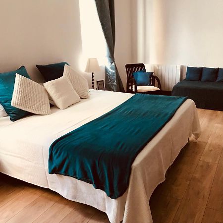 Le Chateau Segot Neuilly-le-Real Екстер'єр фото