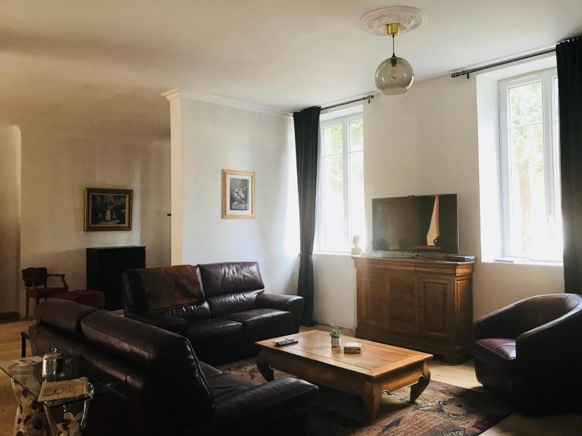 Le Chateau Segot Neuilly-le-Real Екстер'єр фото